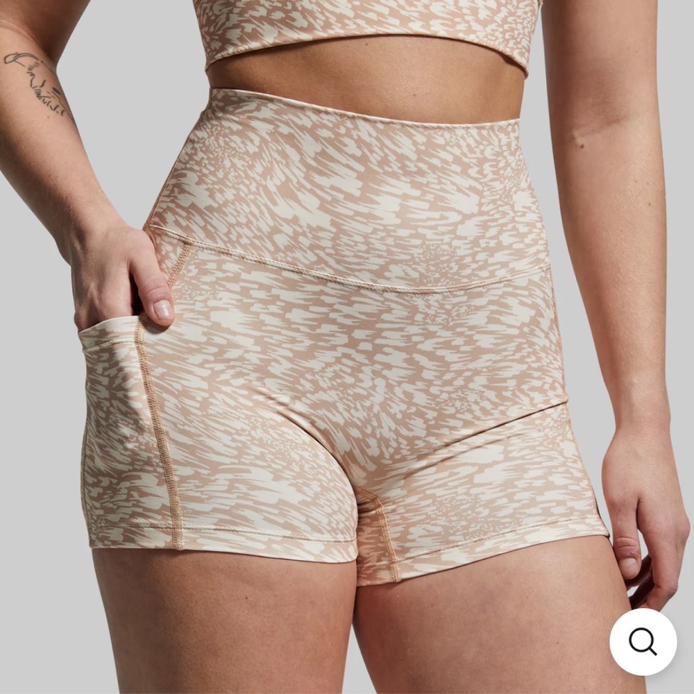 NWOT born primitive synergy shorts